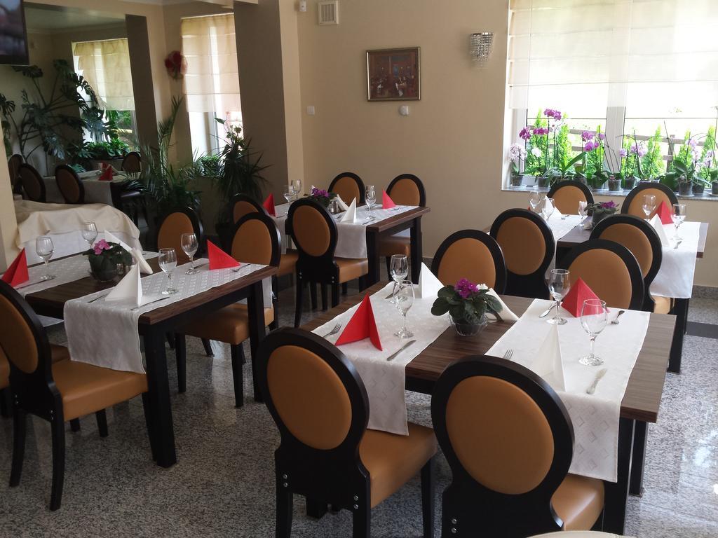 Hotel Crisalpin Poiana Brasov Bagian luar foto