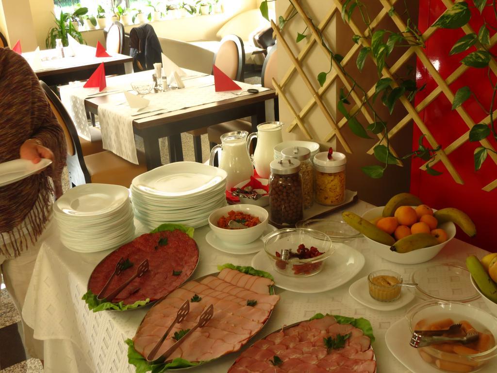 Hotel Crisalpin Poiana Brasov Bagian luar foto