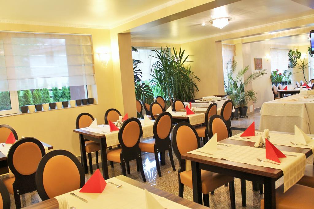 Hotel Crisalpin Poiana Brasov Bagian luar foto