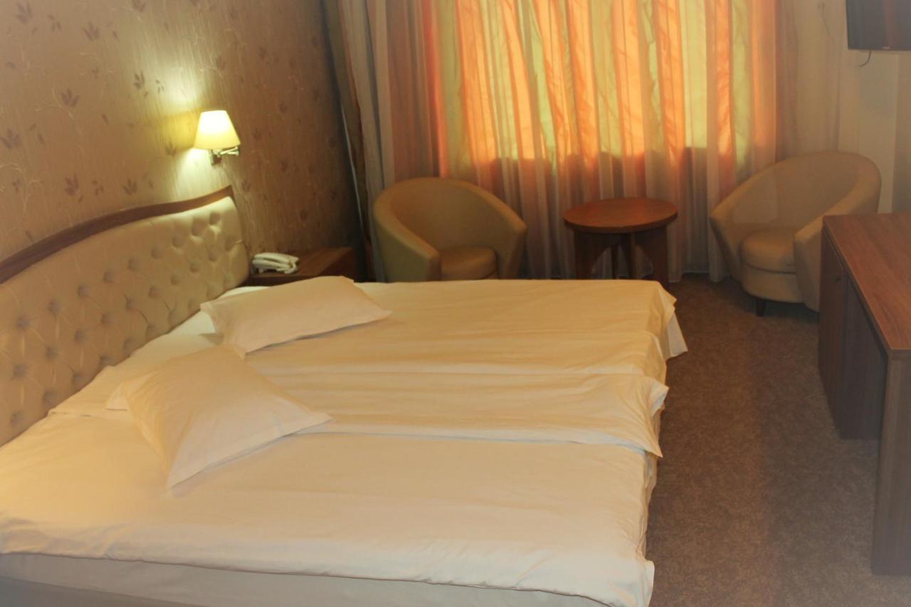 Hotel Crisalpin Poiana Brasov Bagian luar foto
